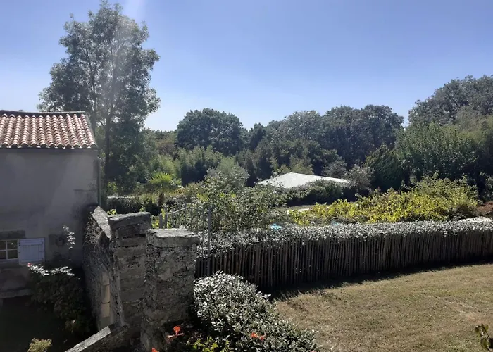 Couette-café Logis De La Coudraye 3*